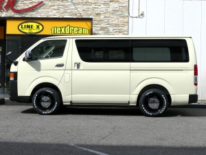 ハイエースバンディーゼル4WD　丸目カスタム　ネオクラシック