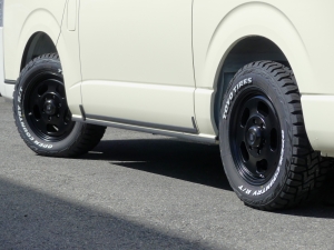 ハイエースバンディーゼル4WD　丸目カスタム　ネオクラシック