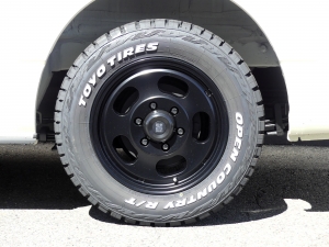 ハイエースバンディーゼル4WD　丸目カスタム　ネオクラシック