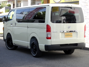 ハイエースバンディーゼル4WD　丸目カスタム　ネオクラシック
