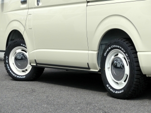 ハイエースバンディーゼル4WD　丸目カスタム　ネオクラシック