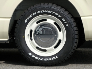 ハイエースバンディーゼル4WD　丸目カスタム　ネオクラシック