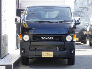 ハイエースバン丸目カスタム　　ネオクラシック