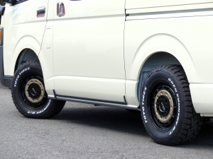 ハイエースバンディーゼル4WD　丸目カスタム　ネオクラシック