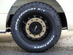ハイエースバンディーゼル4WD　丸目カスタム　ネオクラシック
