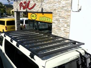 ハイエースバンディーゼル4WD　丸目カスタム　ネオクラシック