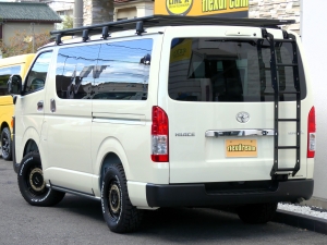 ハイエースバンディーゼル4WD　丸目カスタム　ネオクラシック