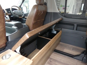 ハイエースワゴン１０人乗り　車中泊できる街乗り仕様車