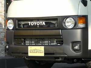 ハイエースバンディーゼル4WD　丸目カスタム　ネオクラシック