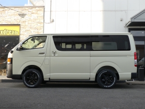 ハイエースバンディーゼル4WD　丸目カスタム　ネオクラシック
