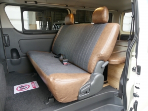ハイエースバンディーゼル4WD　丸目カスタム　ネオクラシック