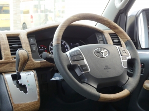ハイエースバンディーゼル4WD　丸目カスタム　ネオクラシック