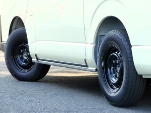 ハイエースバンディーゼル4WD　丸目カスタム　ネオクラシック