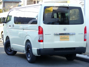 ハイエースバンディーゼル4WD　丸目カスタム　ネオクラシック