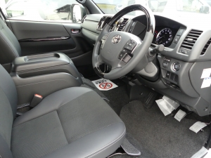 ハイエースバン新車　ディーゼル四駆　４ＷＤ