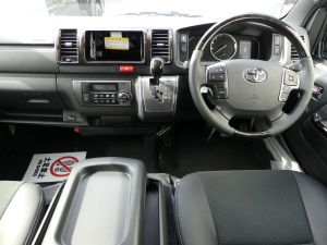 ハイエースバン新車　ディーゼル四駆　４ＷＤ