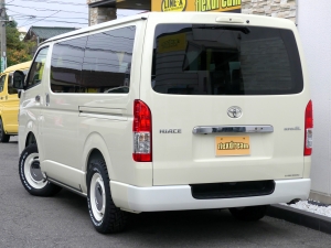 ハイエースバンディーゼル4WD　丸目カスタム　ネオクラシック