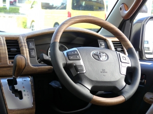 ハイエースバンディーゼル4WD　丸目カスタム　ネオクラシック