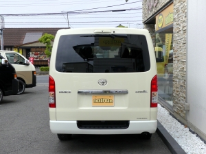 ハイエースバンディーゼル4WD　丸目カスタム　ネオクラシック