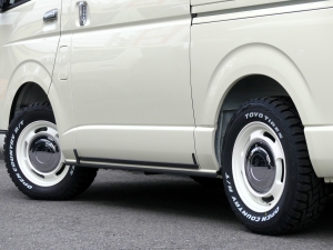 ハイエースバンディーゼル4WD　丸目カスタム　ネオクラシック