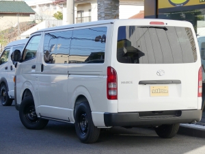 ハイエースバンDX　4WD　ディーゼル　丸目