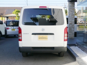 ハイエースバンDX　4WD　ディーゼル　丸目
