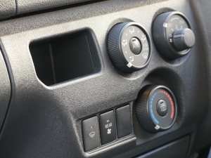 ハイエースバンDX　4WD　ディーゼル　丸目