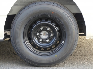 ハイエースバンDX　4WD　ディーゼル　丸目