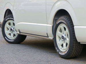 ハイエースバン新車アウトレットディーゼル4WD　丸目カスタム　ネオクラシック