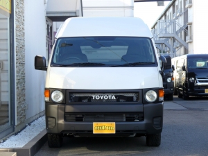 ハイエースバンスパロン　4WD　ディーゼル
