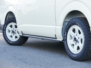ハイエースバンディーゼル4WD　丸目カスタム　ネオクラシック