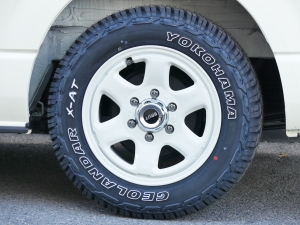 ハイエースバンディーゼル4WD　丸目カスタム　ネオクラシック