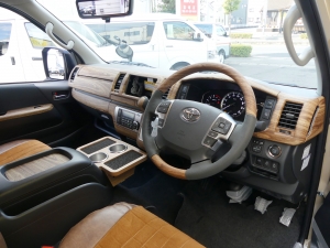 ハイエースバンディーゼル4WD　アースカラーパッケージ４Ｖ６ベージュ