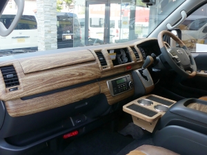 ハイエースバンディーゼル4WD　アースカラーパッケージ４Ｖ６ベージュ