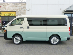 ハイエースバン新車アウトレット特設カラーライトイエロー　安全装備付き
