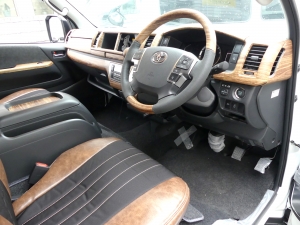 ハイエースワゴン新車コンプリート　ハイエースワゴン２ＷＤ
