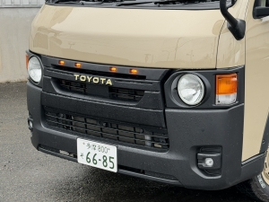 ハイエースバンflexdreamデモカー販売　ハイエースアースカラーベージュ　MONOBOX-H01　8人乗り内装架装