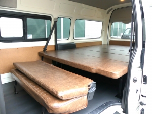 ハイエースバンスパロン　4WD　ディーゼル