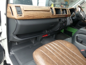 ハイエースバンスパロン　4WD　ディーゼル