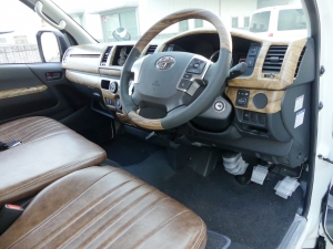 ハイエースバンDX　4WD　ディーゼル　丸目