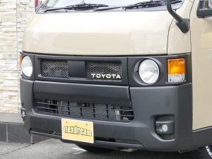 ハイエースバンアースカラーパッケージ　丸目カスタム　ネオクラシック
