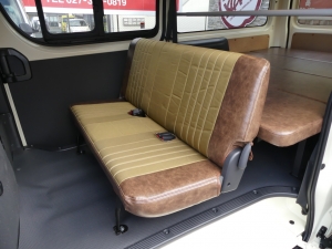 ハイエースバン新車ハイエースDX　丸目カスタム