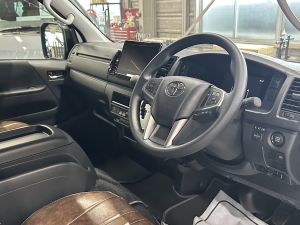 ハイエースバン新型　モデルチェンジ　改良後