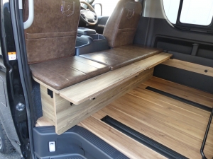 ハイエースワゴンMONOBOX8人乗り　車中泊できる街乗り仕様車
