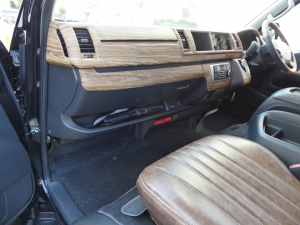 ハイエースワゴンMONOBOX8人乗り　車中泊できる街乗り仕様車