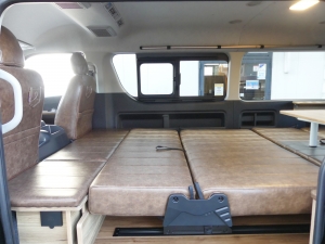 ハイエースワゴンMONOBOX8人乗り　車中泊できる街乗り仕様車