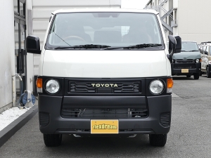 ハイエースバン新車ハイエースDX　丸目カスタム