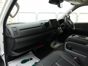 ハイエースワゴン１０人乗り　車中泊できる街乗り仕様車