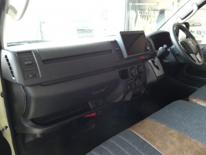 ハイエースバン９型ハイエース