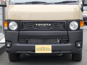ハイエースバン9型　ディーゼル4WD　アースカラーパッケージ：ベージュ